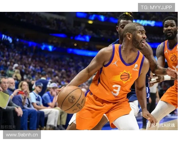 美媒曝艾顿巴哈马机场涉毒被拘 美媒曝艾顿巴哈马机场涉毒被拘